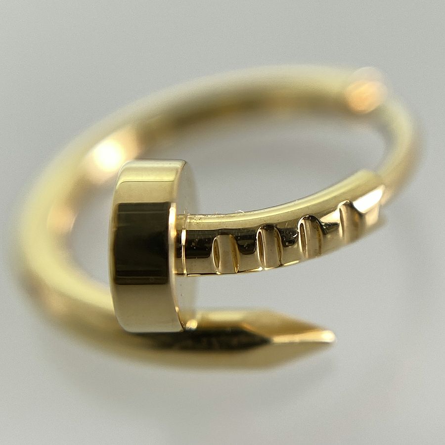 カルティエ ピアス