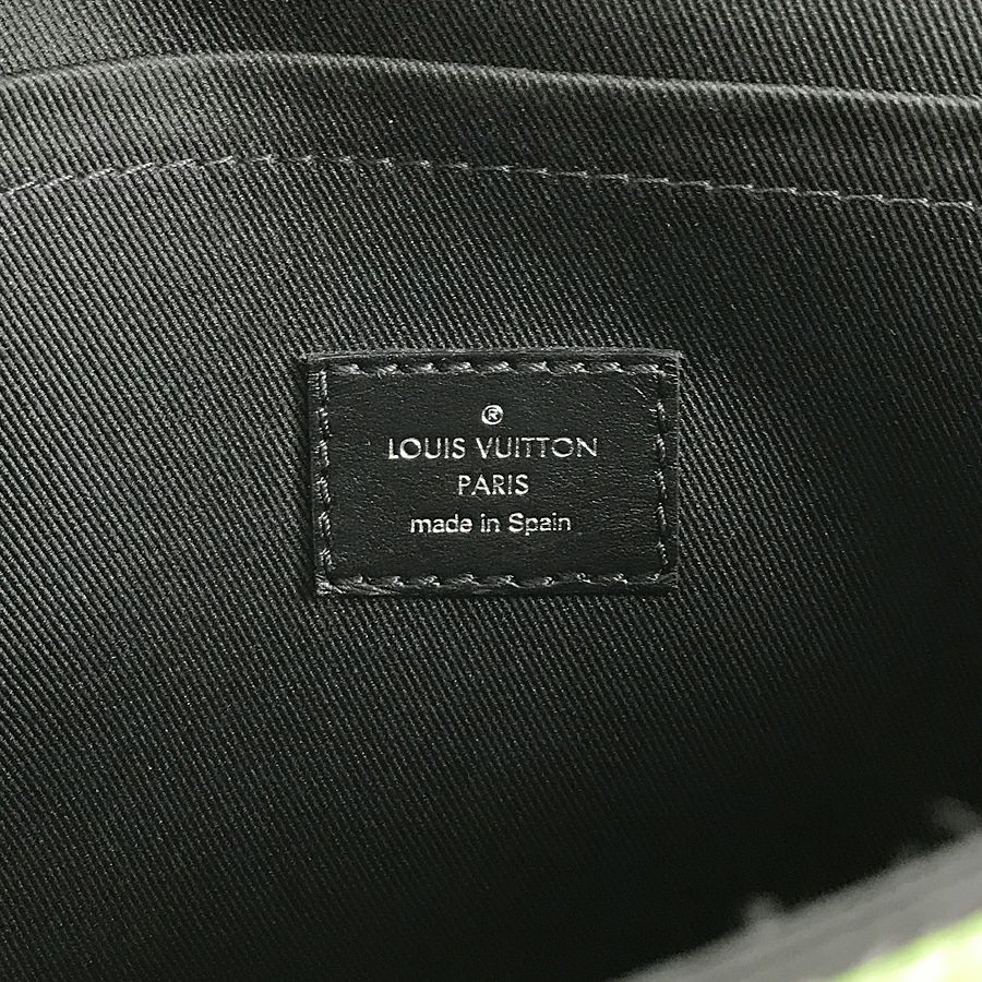 ルイ・ヴィトン ダミエグラフィット 3D ステュディオ メッセンジャー  ショルダーバッグ