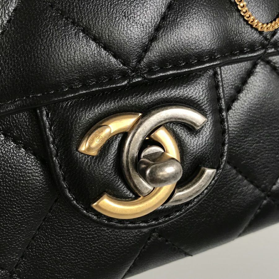 シャネル ショルダーバッグ