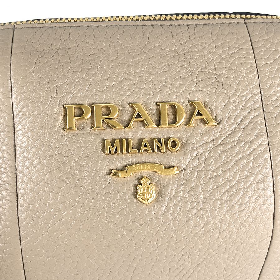 プラダ ショルダーバッグ