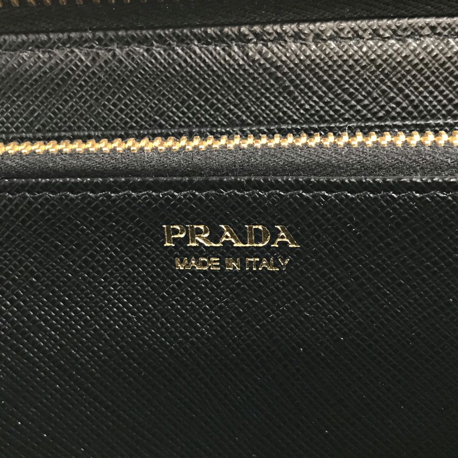 プラダ サフィアーノ ラウンドファスナー  長財布 ラウンドファスナー