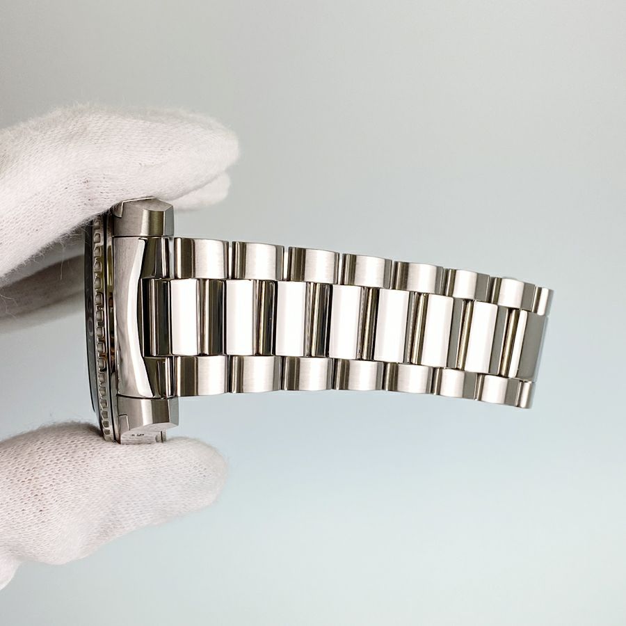 グッチ DIVE ダイヴ  YA136218 メンズ 腕時計