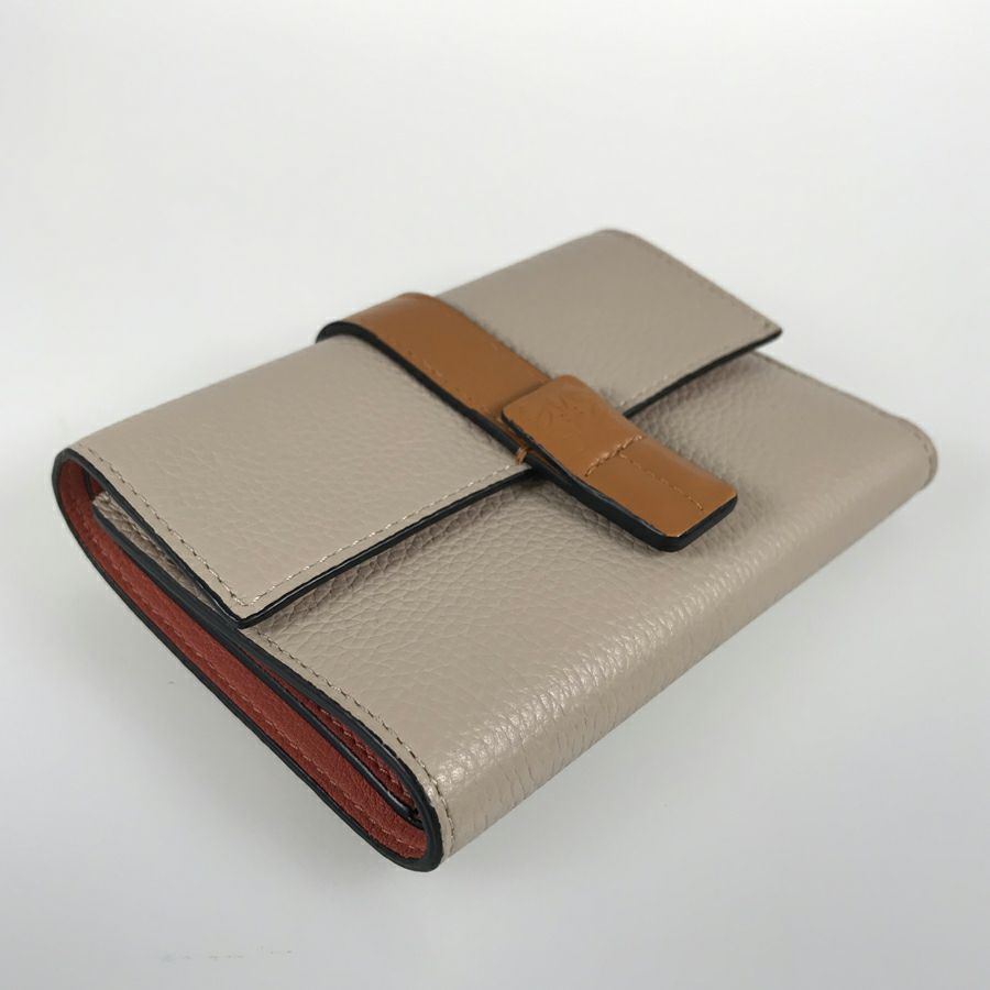 ロエベ 三つ折り財布