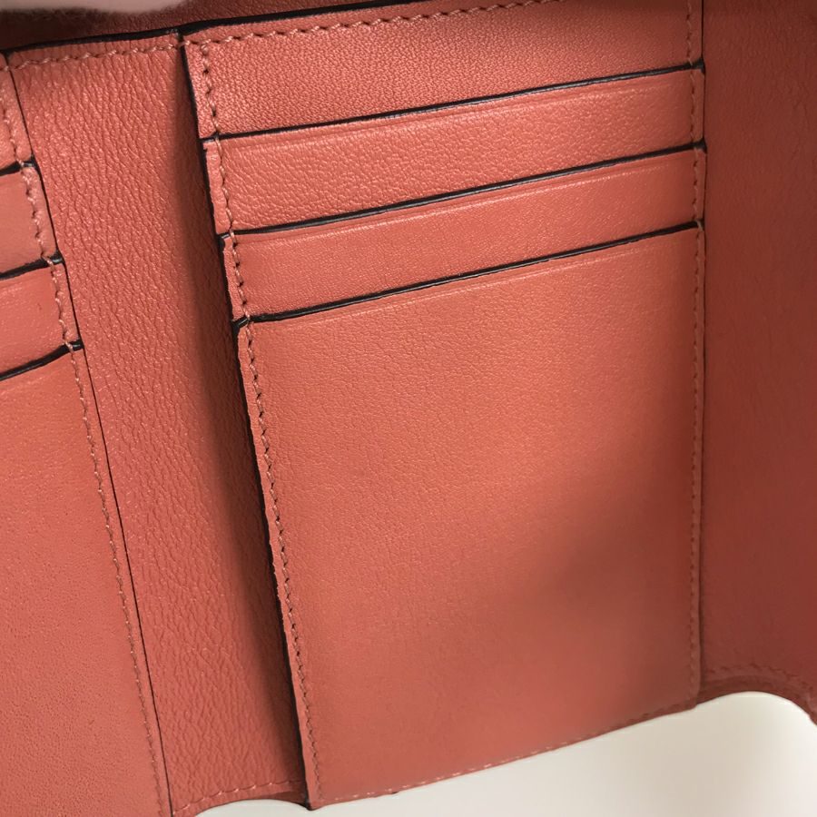 ロエベ 三つ折り財布