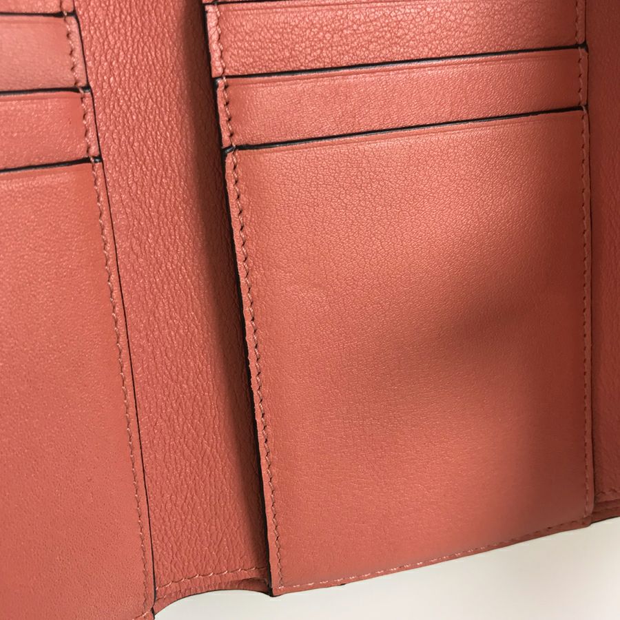 ロエベ 三つ折り財布