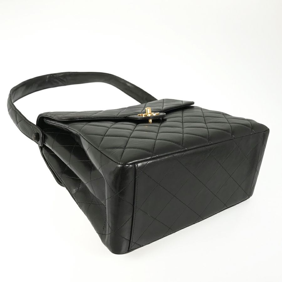 シャネル ショルダーバッグ