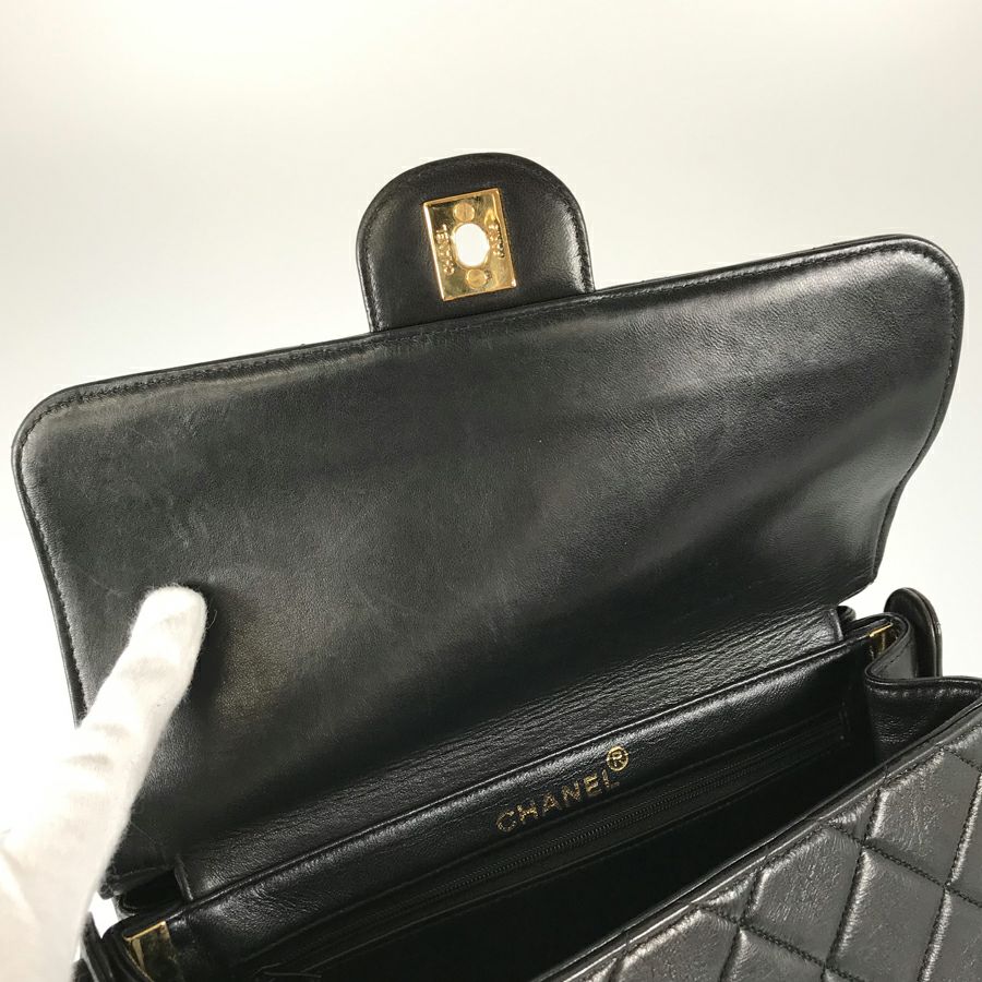 シャネル ショルダーバッグ