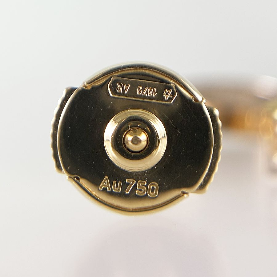 カルティエ ピアス