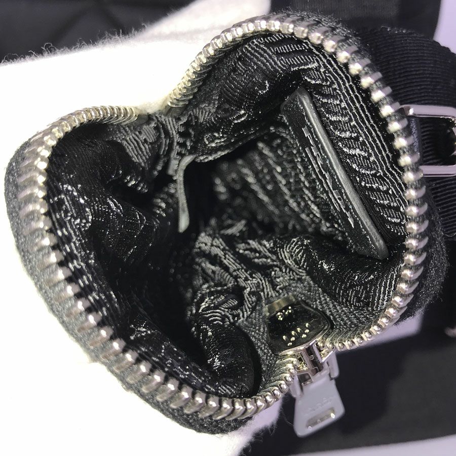 プラダ トートバッグ