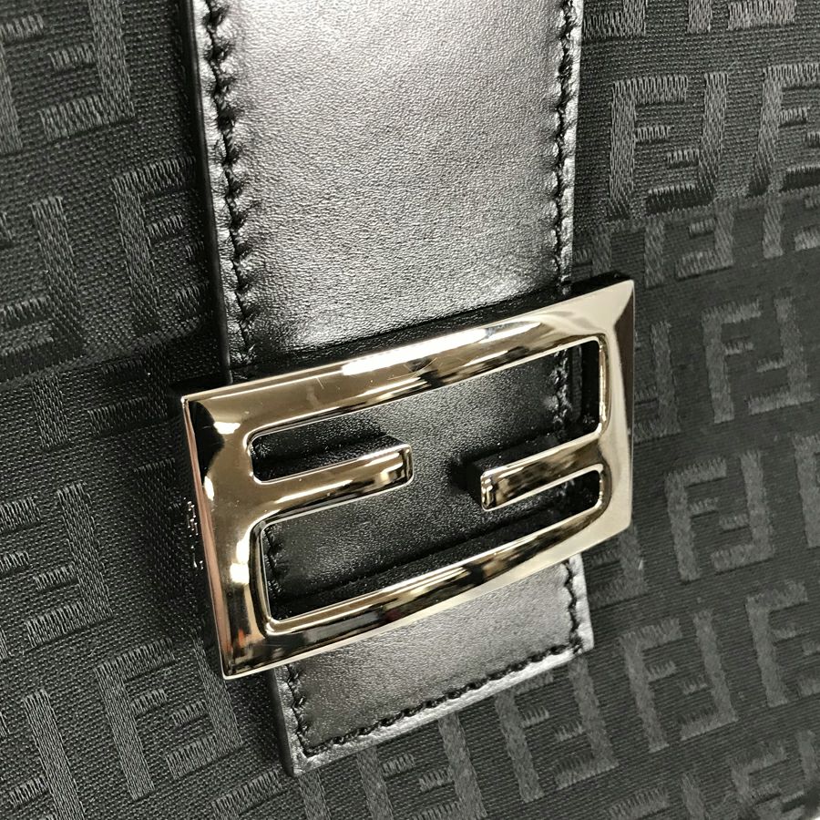 フェンディ ショルダーバッグ