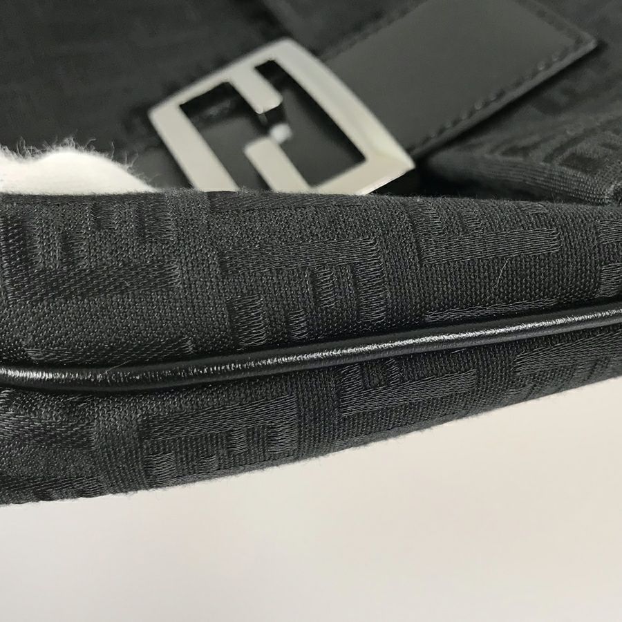 フェンディ ショルダーバッグ