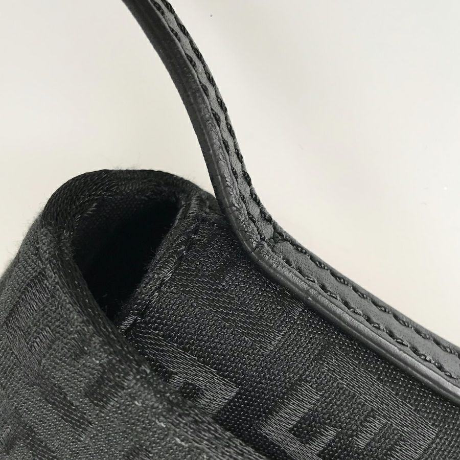 フェンディ ショルダーバッグ