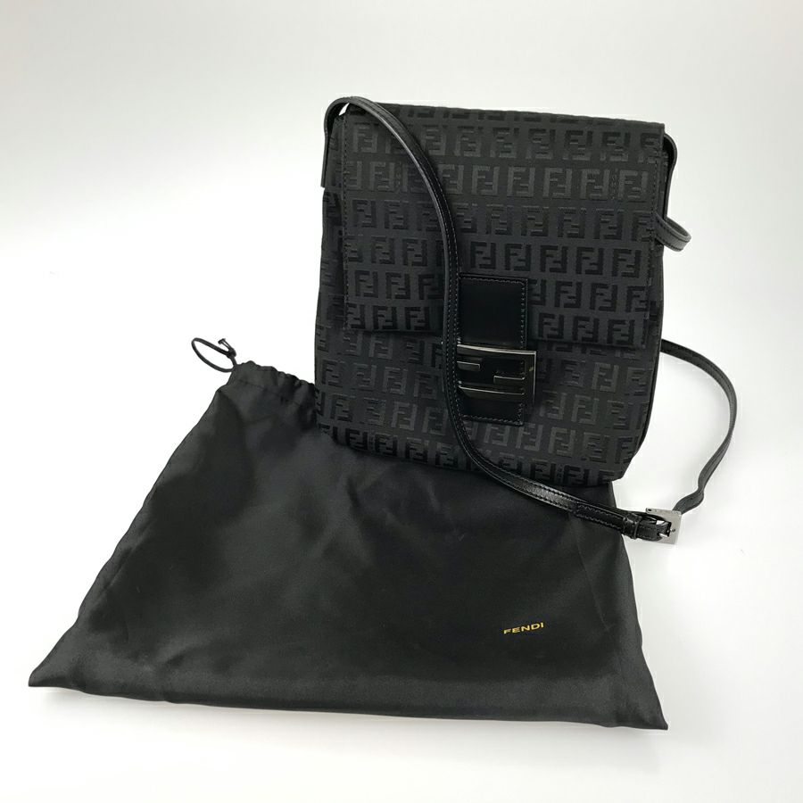 フェンディ ショルダーバッグ