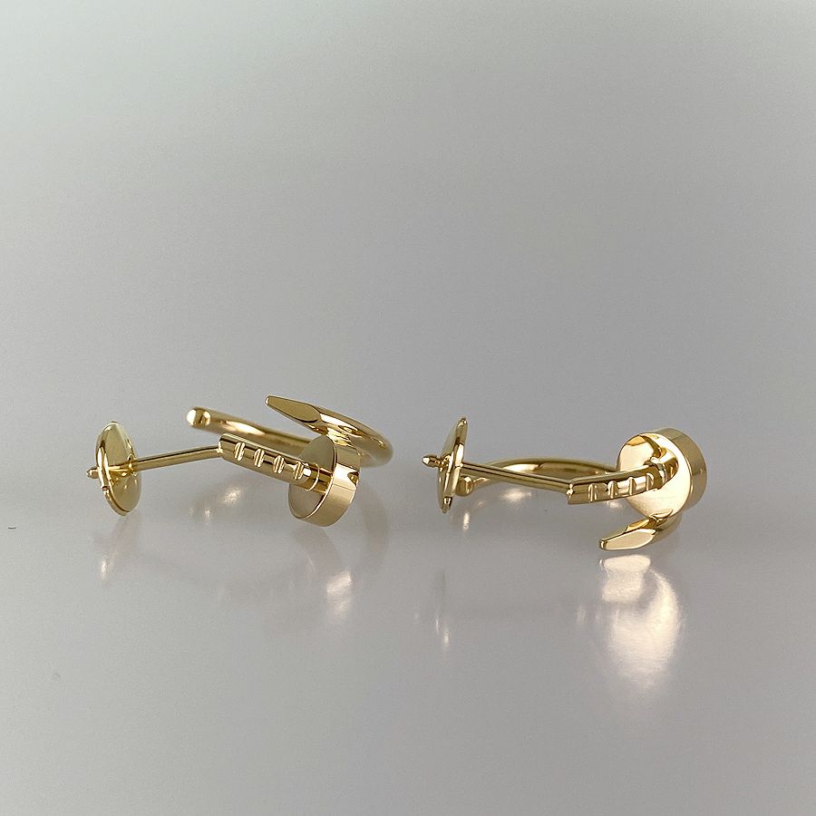 カルティエ ピアス