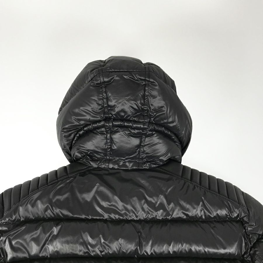 プラダ メンズ ダウンジャケット