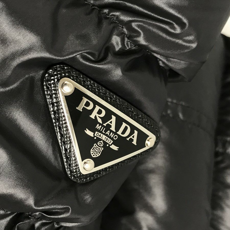 プラダ メンズ ダウンジャケット