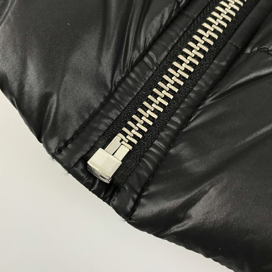 プラダ メンズ ダウンジャケット