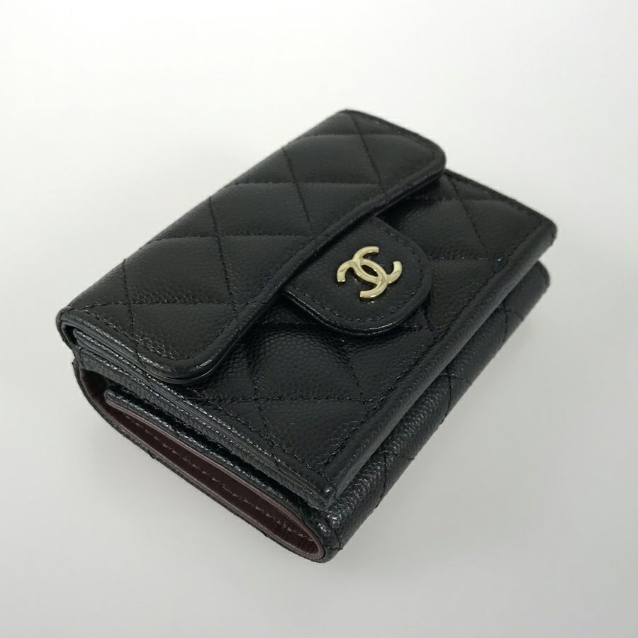 シャネル 三つ折り財布