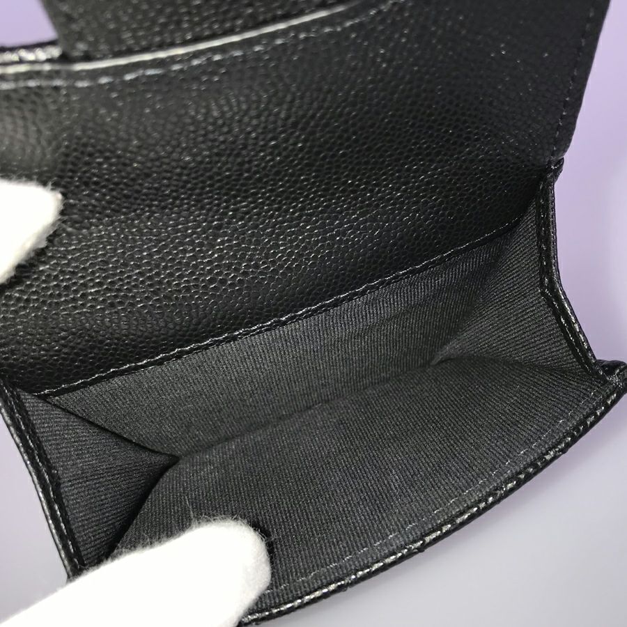 シャネル 三つ折り財布