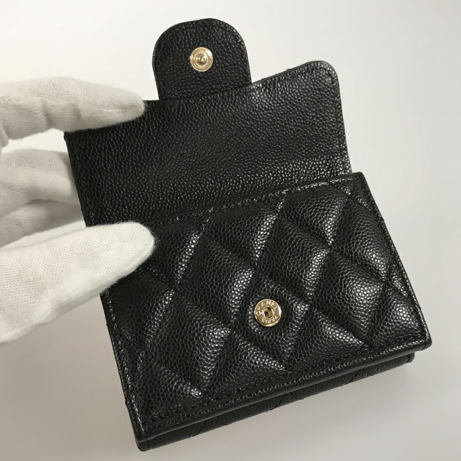 シャネル 三つ折り財布