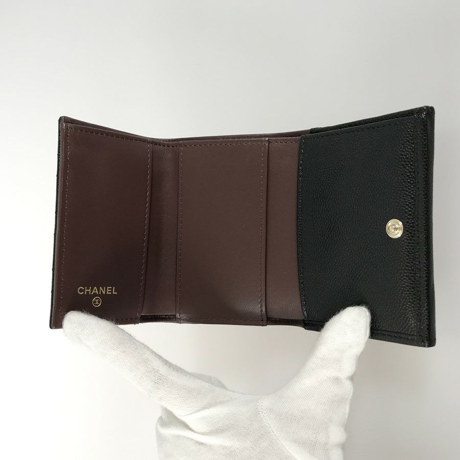 シャネル 三つ折り財布