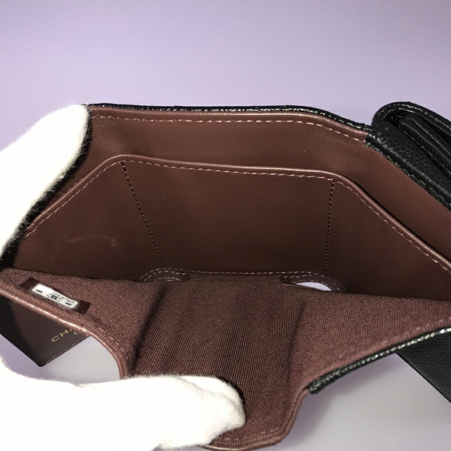 シャネル 三つ折り財布