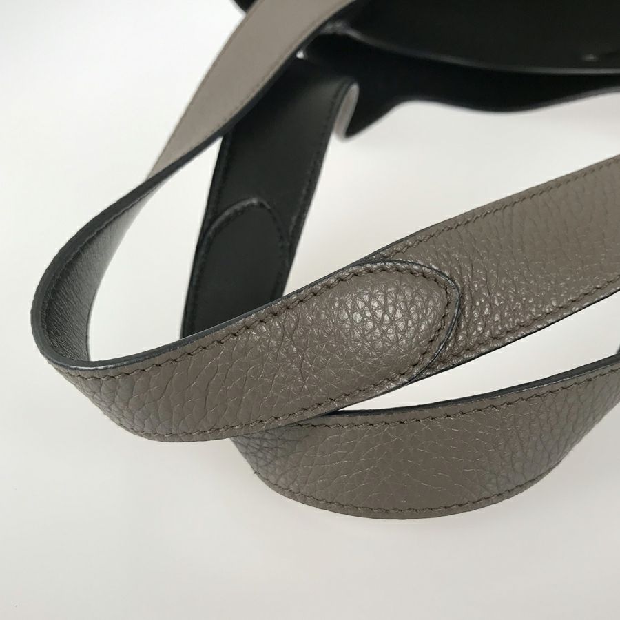 プラダ トートバッグ