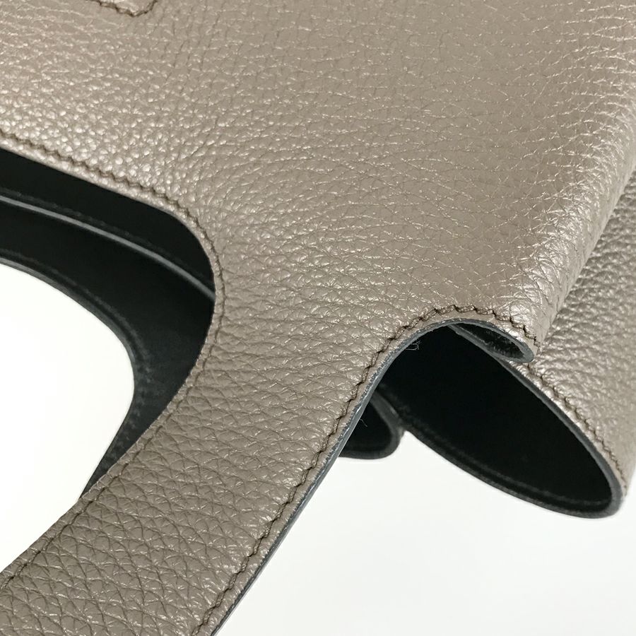 プラダ トートバッグ