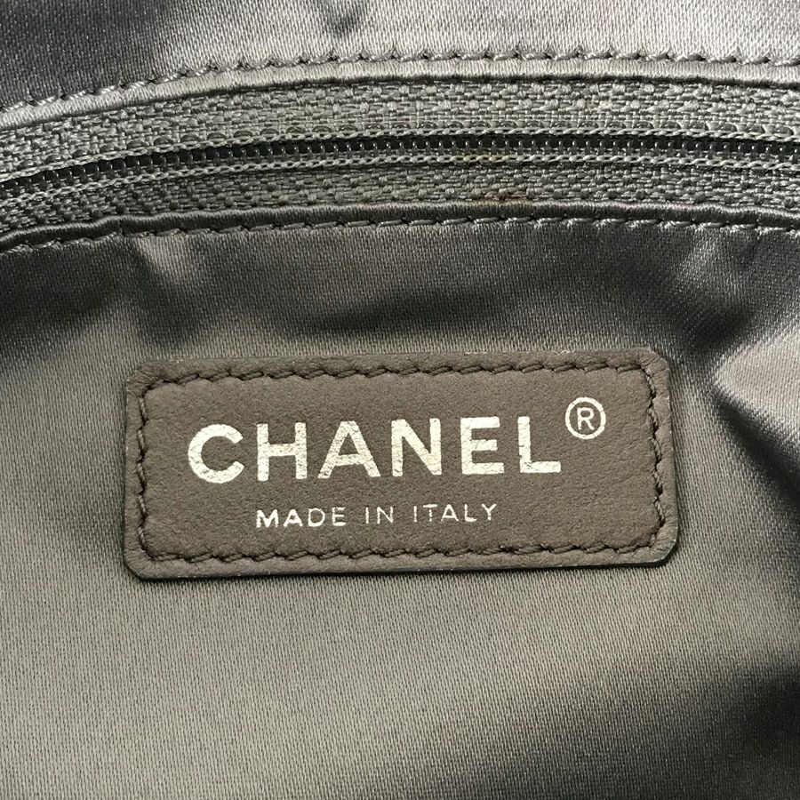 シャネル ショルダーバッグ