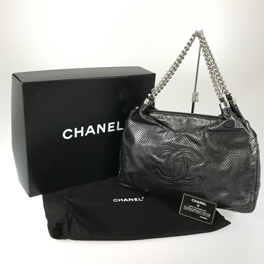 シャネル ショルダーバッグ