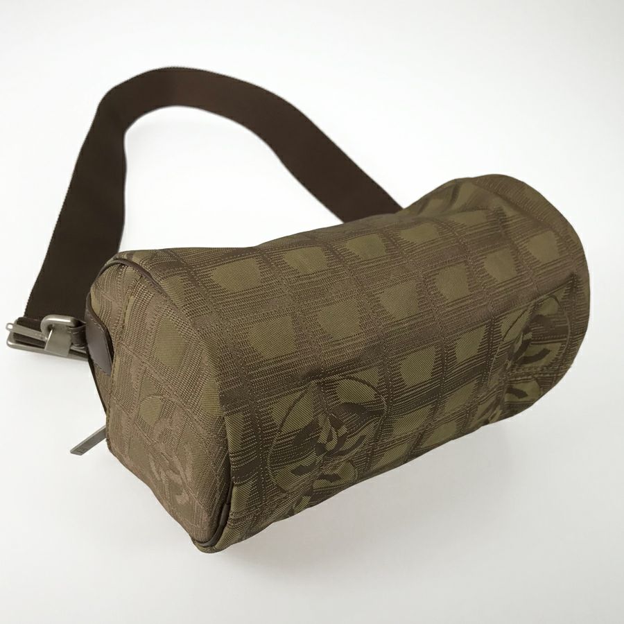 シャネル ショルダーバッグ