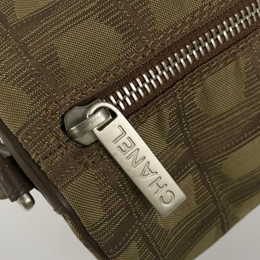 シャネル ショルダーバッグ