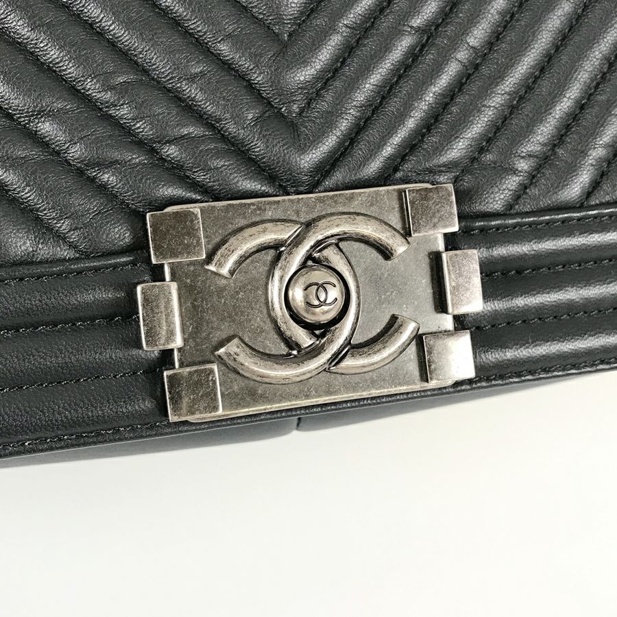 シャネル ショルダーバッグ