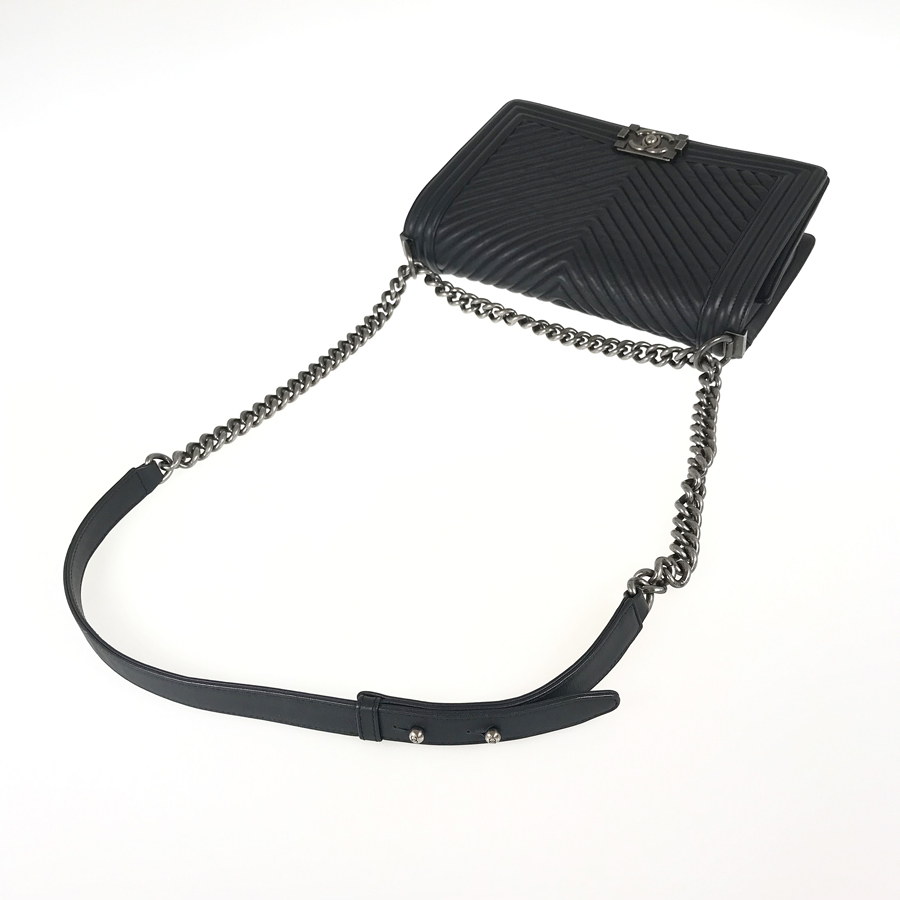 シャネル ショルダーバッグ