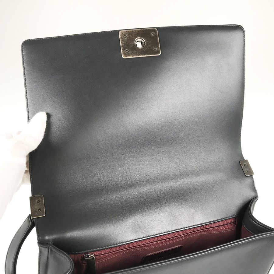 シャネル ショルダーバッグ