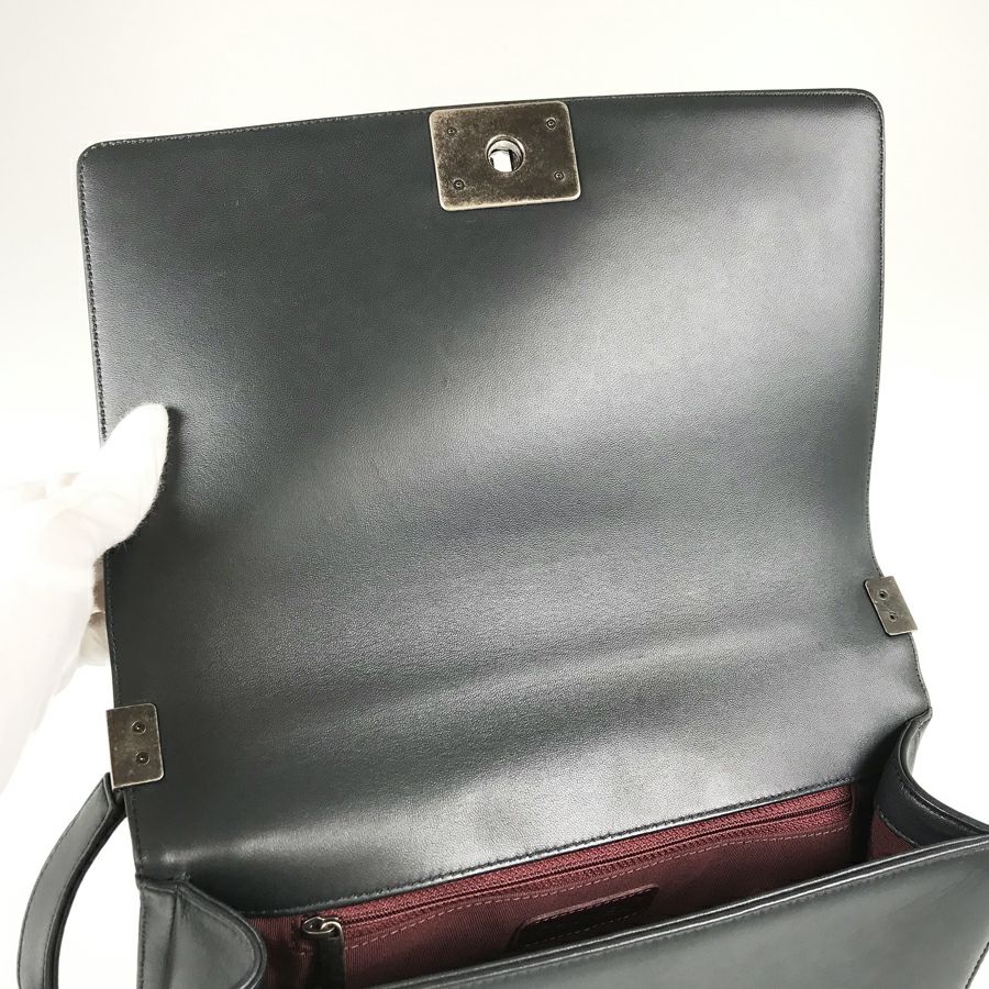 シャネル ショルダーバッグ