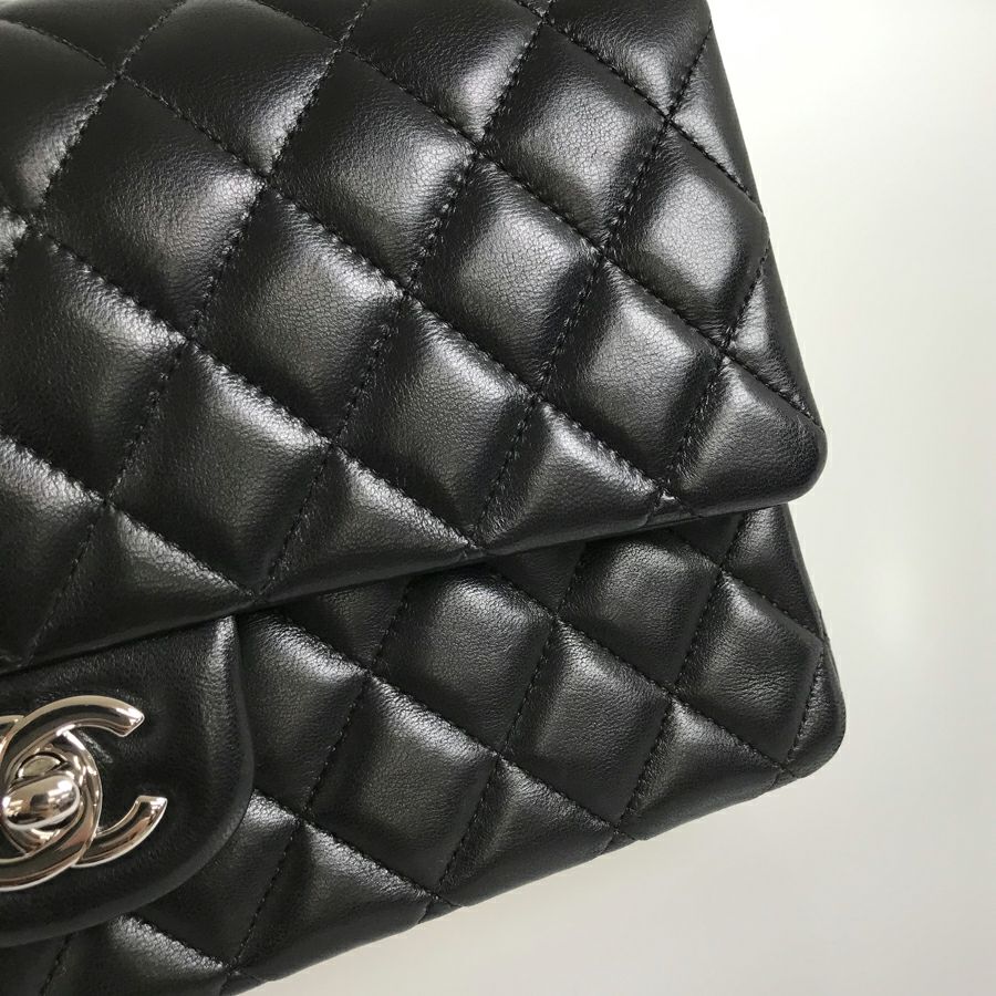 シャネル ショルダーバッグ