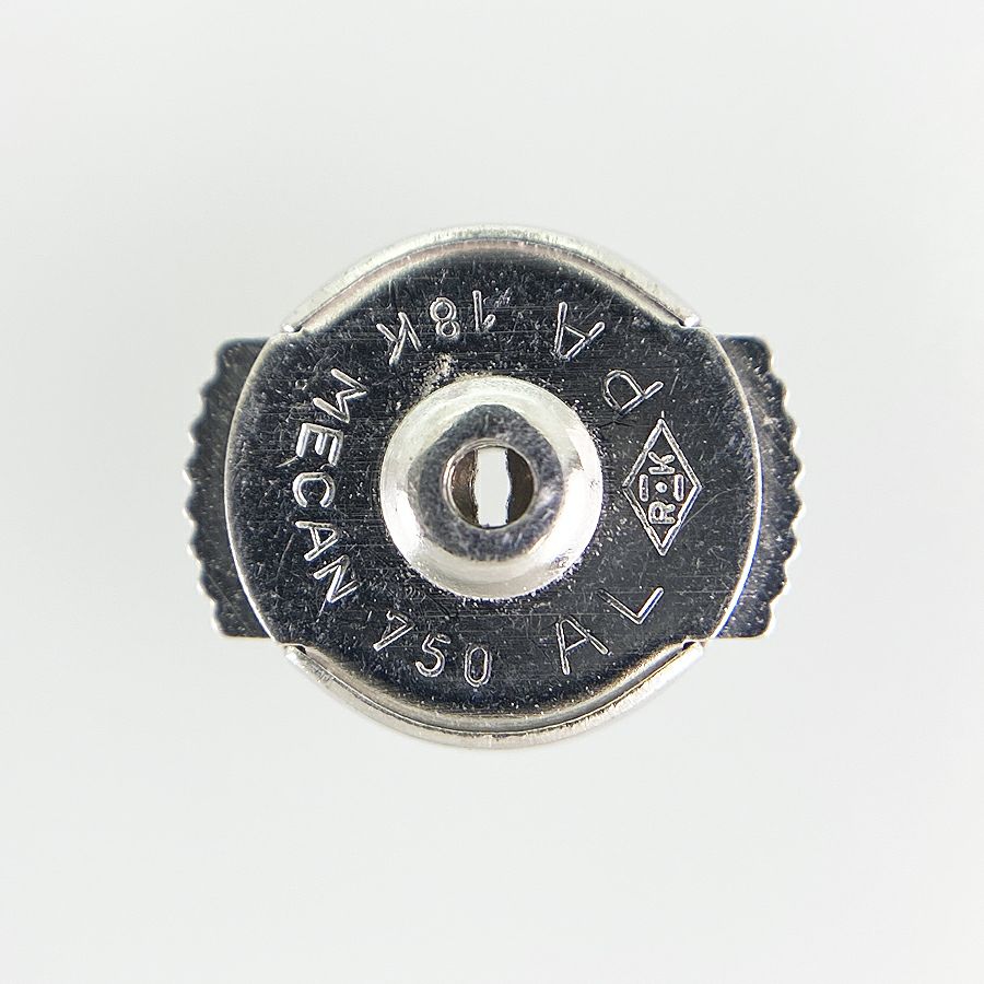 カルティエ ピアス