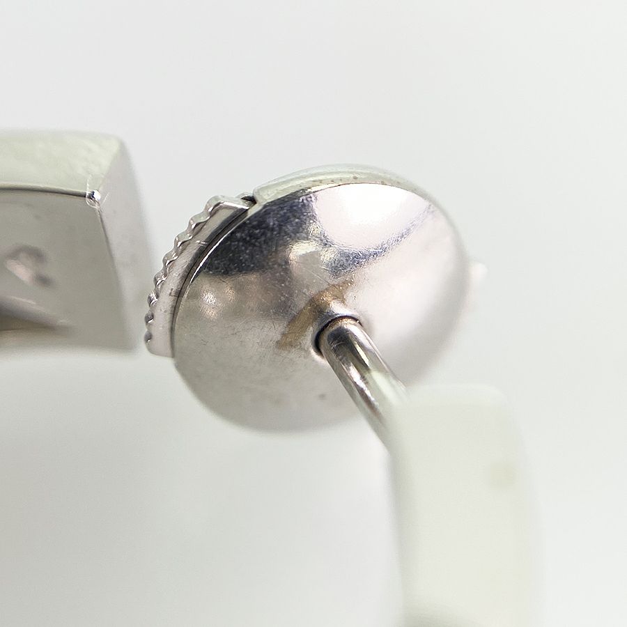 カルティエ ピアス