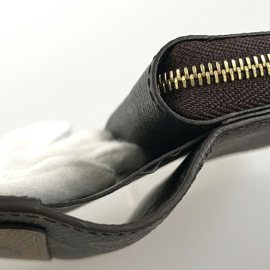 ルイ・ヴィトン 二つ折り財布