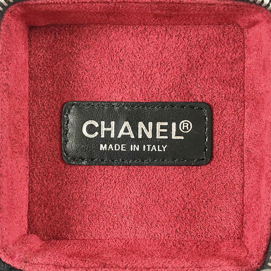 シャネル ポーチ