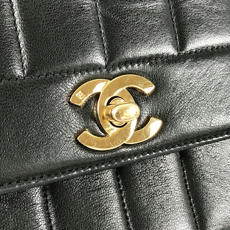 シャネル ショルダーバッグ