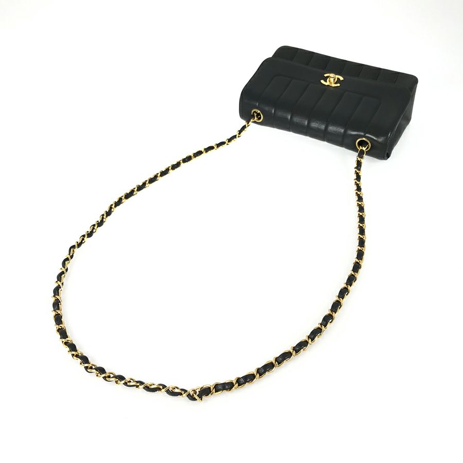 シャネル ショルダーバッグ