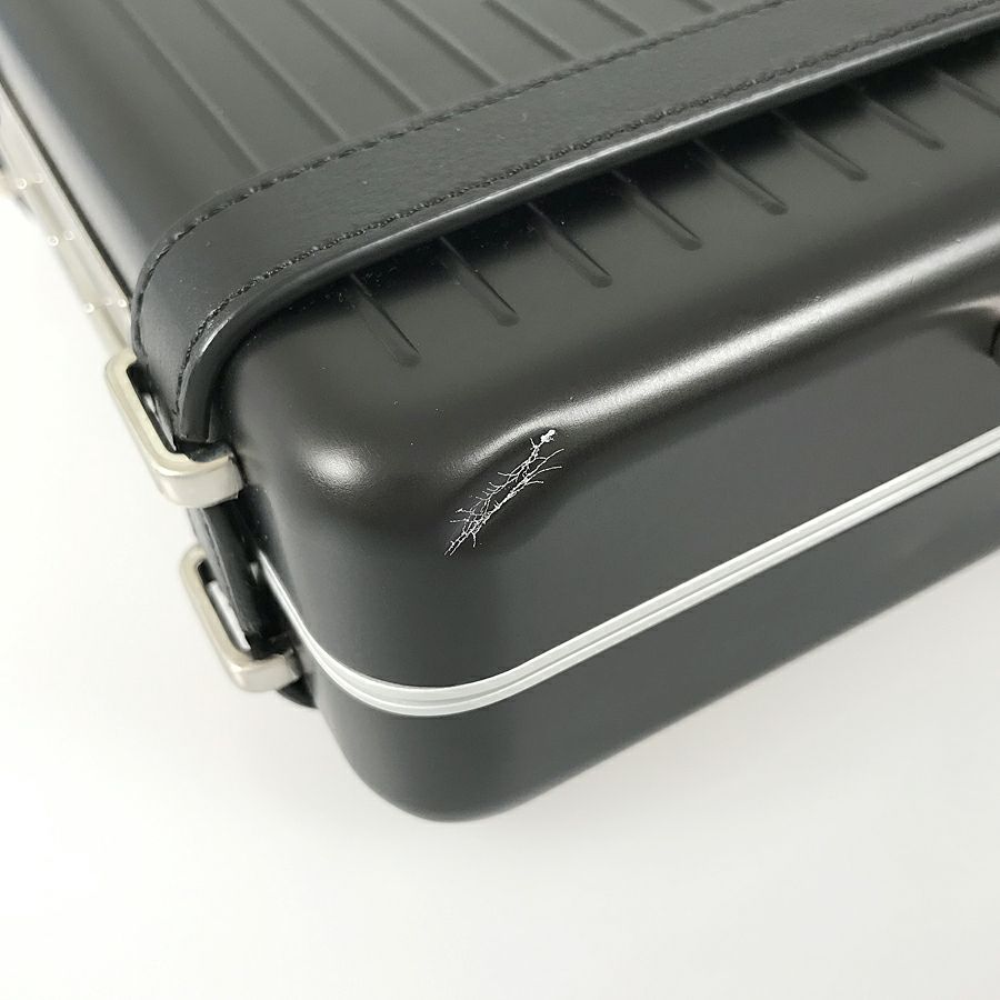 リモワ ウォレットバッグ