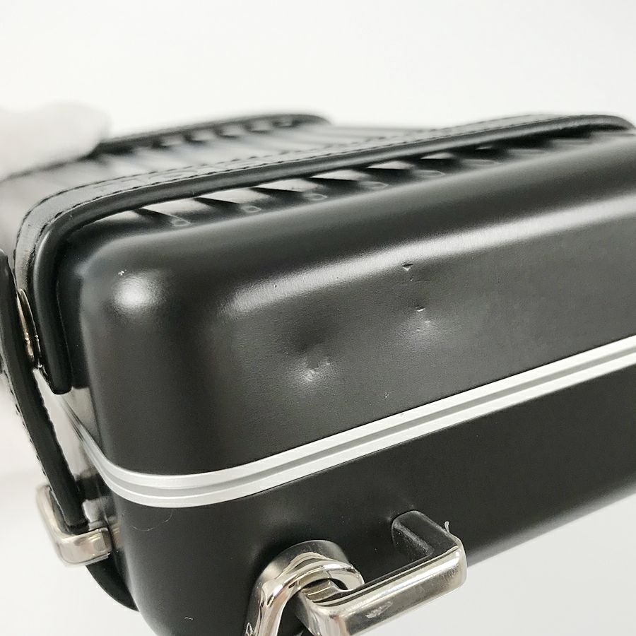 リモワ ウォレットバッグ