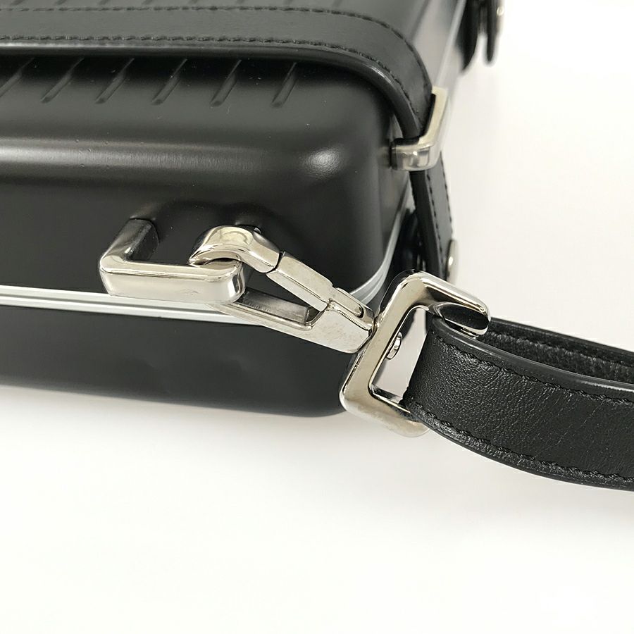 リモワ ウォレットバッグ