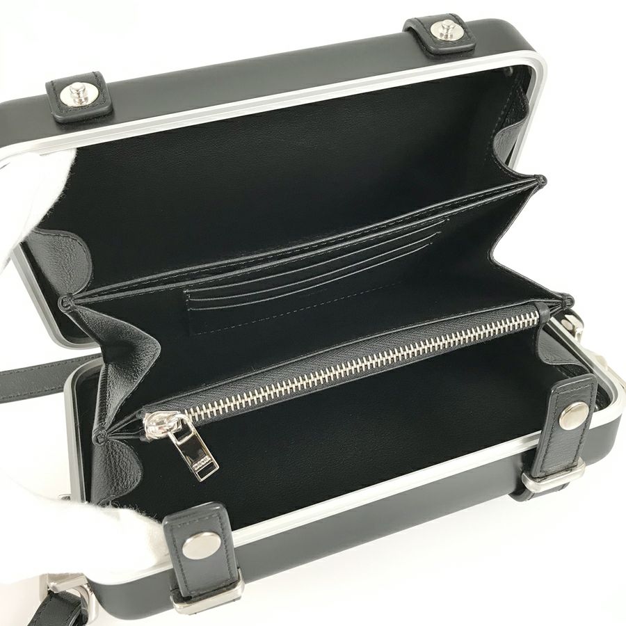 リモワ ウォレットバッグ