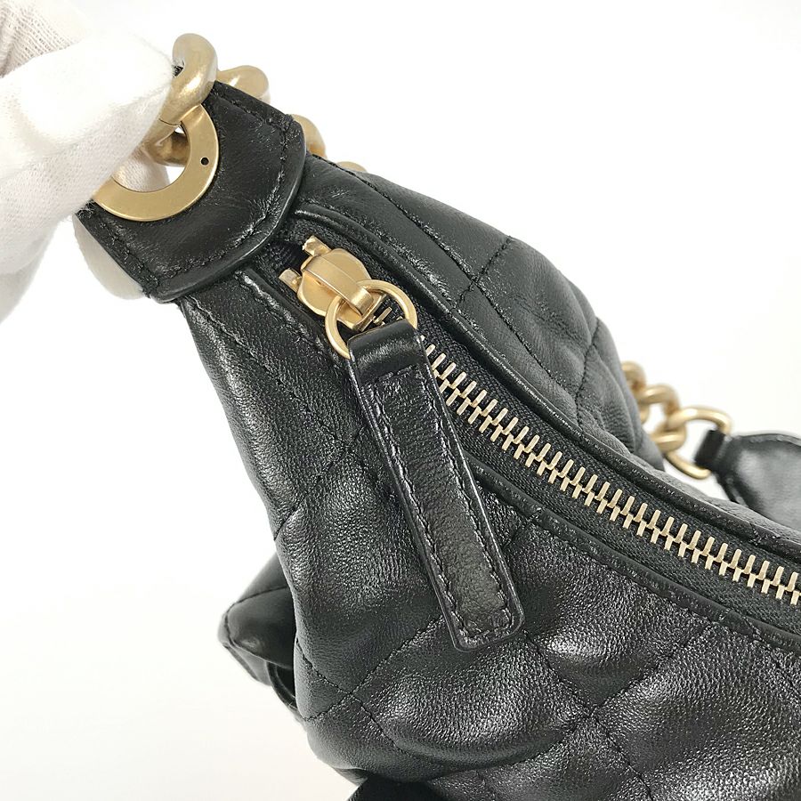 シャネル ショルダーバッグ