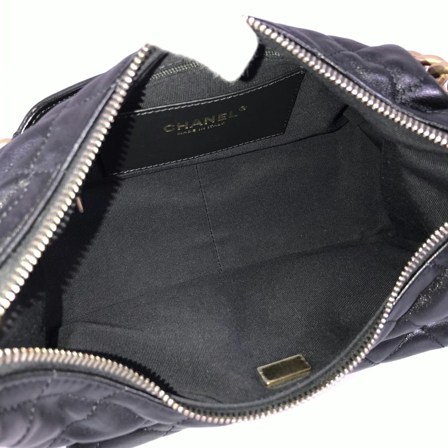 シャネル ショルダーバッグ