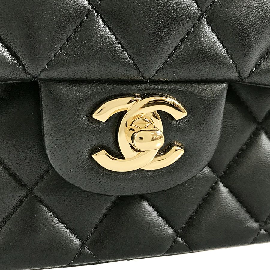 シャネル ショルダーバッグ